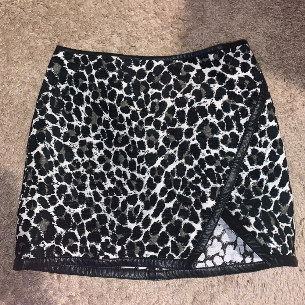 Express mini skirt